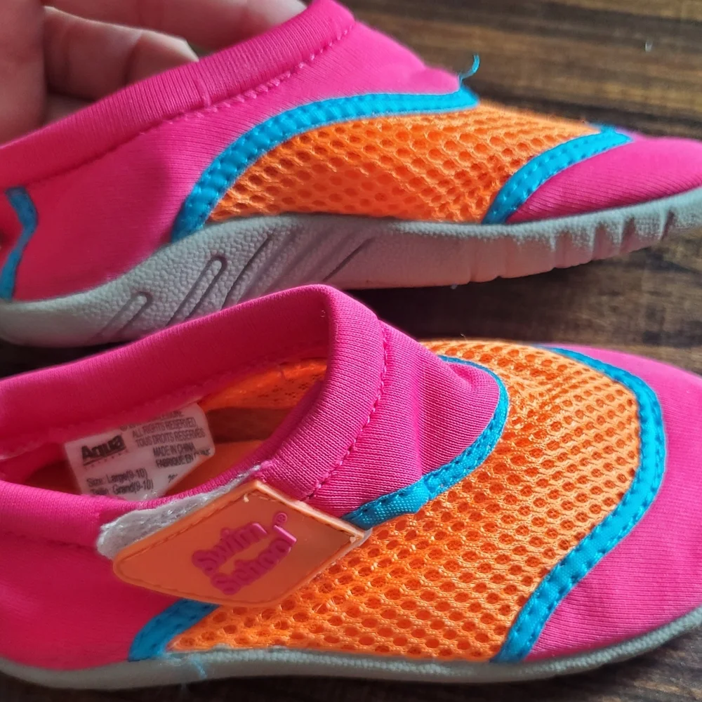 AQUA Toddler Girl Size 9 Pink and Orange Water Shoes with Breathable Mesh